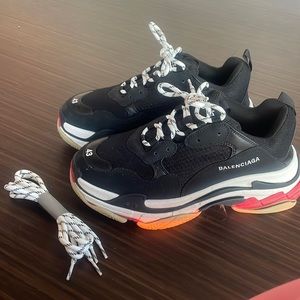 Balenciaga triple s